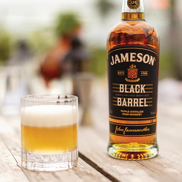 Jameson Black Barrel + GB 40% Vol. 0,7l Whisk(e)y Bushmills